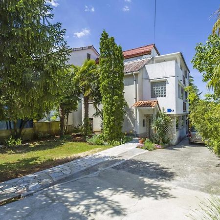 Apartman Laurus Malinska Luaran gambar