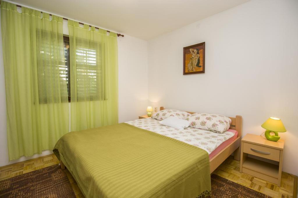 Apartman Laurus Malinska Luaran gambar