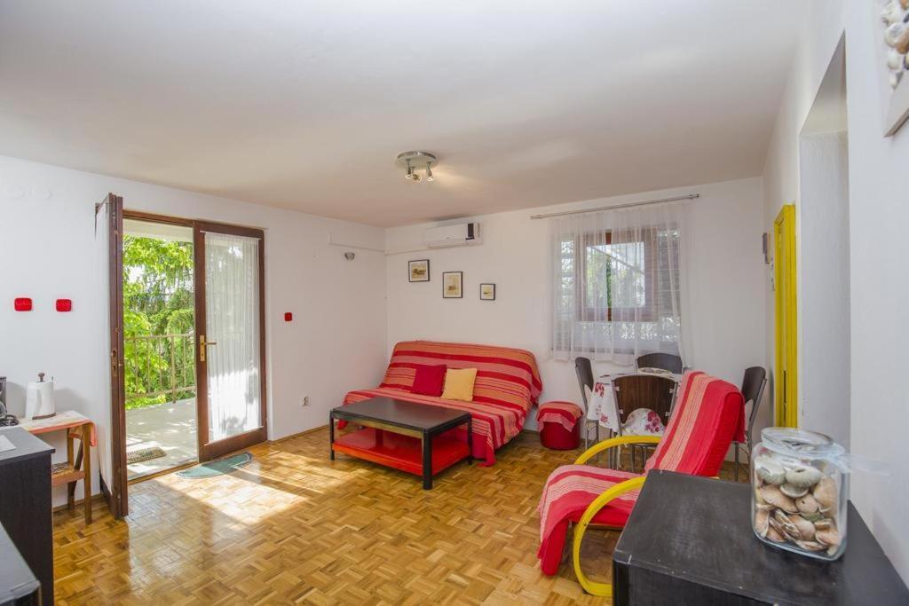 Apartman Laurus Malinska Luaran gambar
