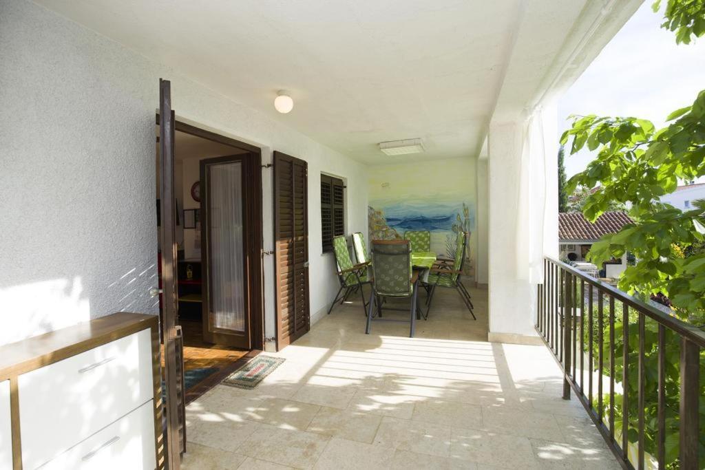 Apartman Laurus Malinska Luaran gambar